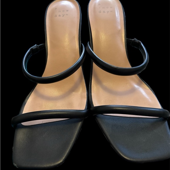 A New Day Black Faux Leather Sandals Sparkly Wedge Heel Sz 7.5M NWOB - Picture 3 of 8